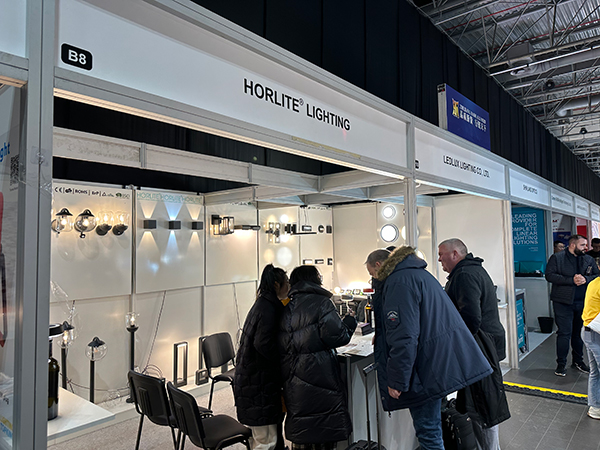 15-18 martie 2023, a participat la Expoziția de iluminat din Varșovia în Polonia